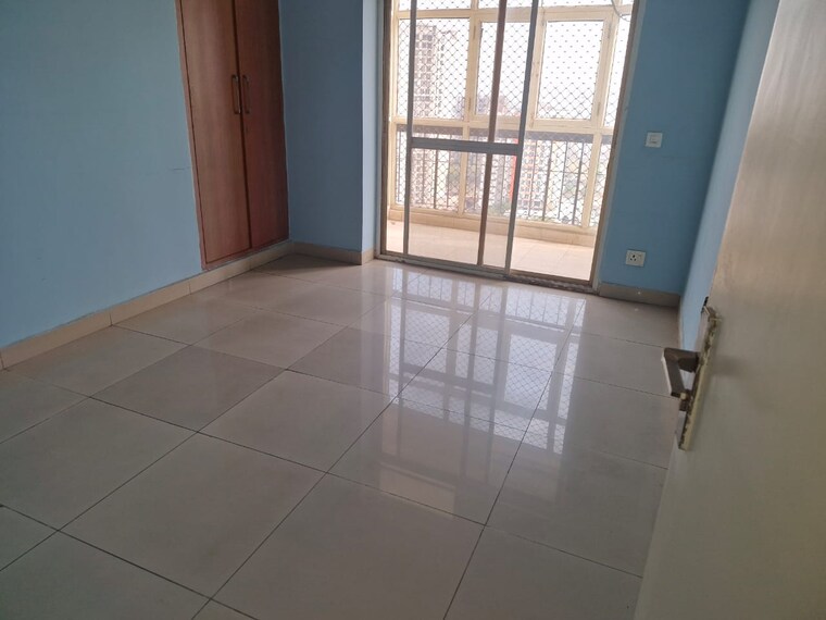 Bathroom, mahagun-mascot 4 Bedroom 2215 Sq.Ft. Apartment In Sain Vihar Ghaziabad 8407657