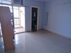 Room in 4 BHK Apartment at Mahagun Mascot, Sain Vihar – for Sale