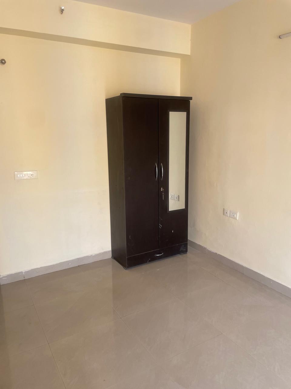 4 BHK + Servant Room Apartment For Sale in Sare Home
