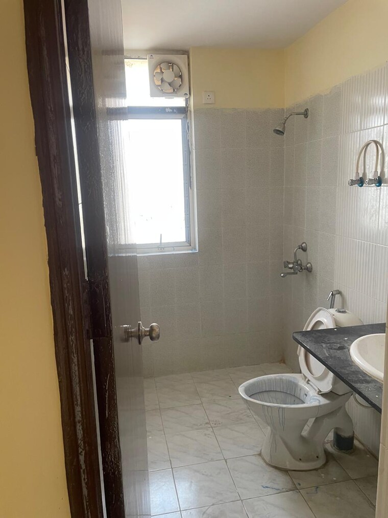 Bathroom, sare-home 4 Bedroom 2143 Sq.Ft. Apartment In Sector 92 Gurgaon 8407736