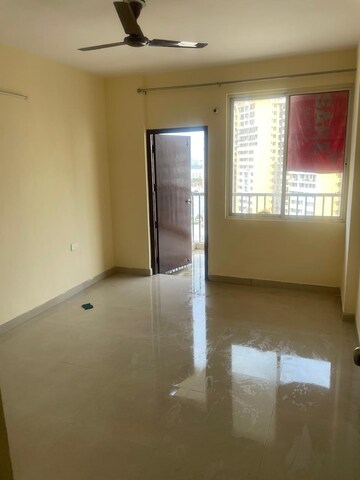 Room in 4 BHK Apartment at Sare Home, Sector 92 – for Sale