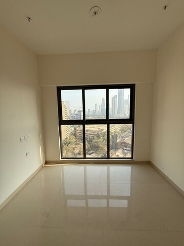Room in 2 BHK Apartment at Lodha Vista, Lower Parel – for Rent