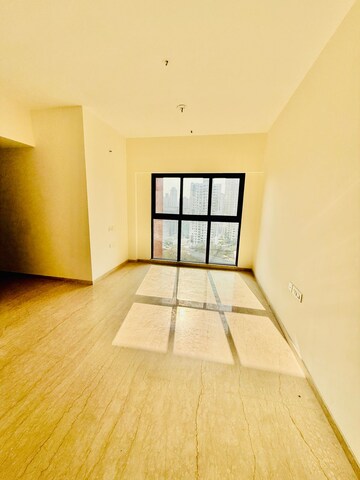 Room in 2 BHK Apartment at Lodha Vista, Lower Parel – for Rent