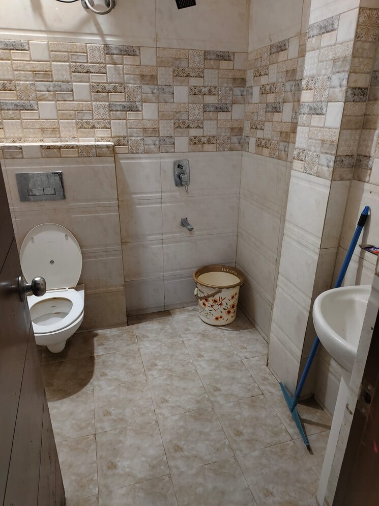 Bathroom, sushma-crescent 2 Bedroom 1310 Sq.Ft. Apartment In Dhakoli Zirakpur 8407828