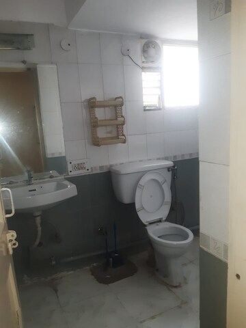 Team Area in 1 RK Builder Floor at Sector 26a – for Rent