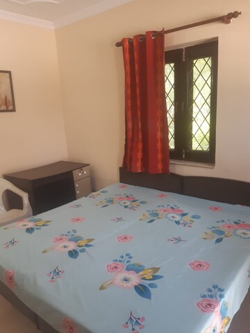 Bedroom in 1 RK Builder Floor at Sector 26a – for Rent
