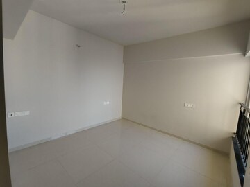 Room in 2 BHK Apartment at Rustomjee Urbania Azziano, Majiwada – for Sale