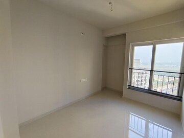 Room in 2 BHK Apartment at Rustomjee Urbania Azziano, Majiwada – for Sale