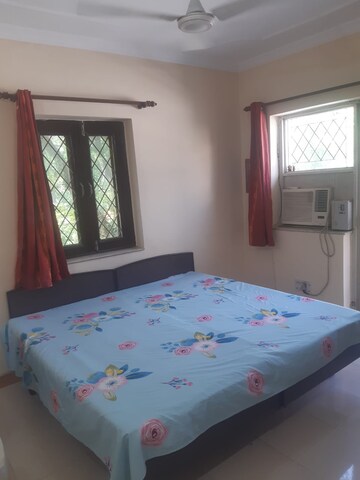 Bedroom in 1 RK Builder Floor at Sector 26a – for Rent