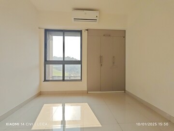 Room in 2 BHK Apartment at Godrej Golf Meadows, Poyanje – for Rent