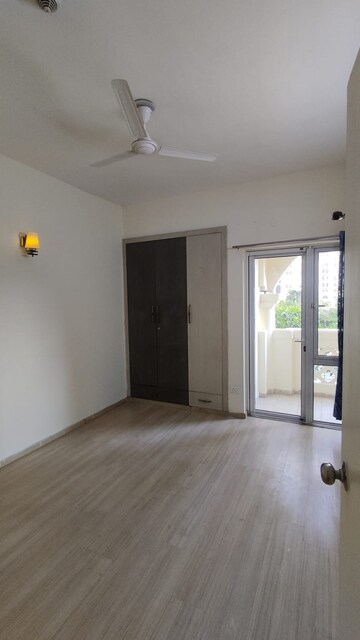 Room in 3 BHK Apartment at Moti Nagar – for Rent