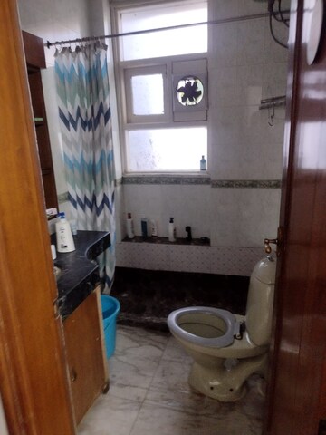 Bathroom in 2 BHK Builder Floor at Sector 28 – for Rent