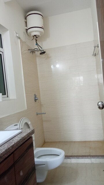 Bathroom in 3 BHK Apartment at Moti Nagar – for Rent
