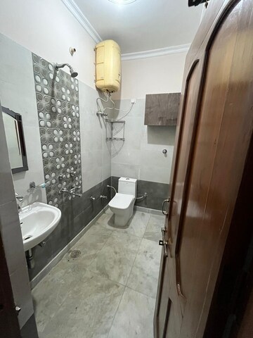 Kitchen in 3 BHK Builder Floor at Sector 56 – for Rent