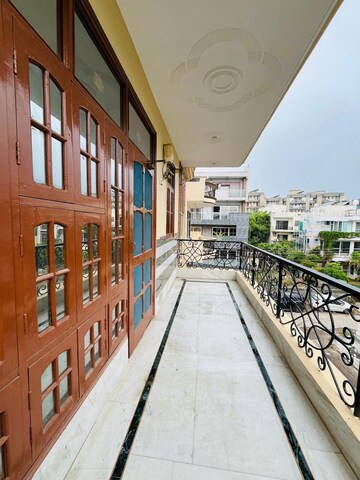 Balcony in 3 BHK Builder Floor at Sector 56 – for Rent
