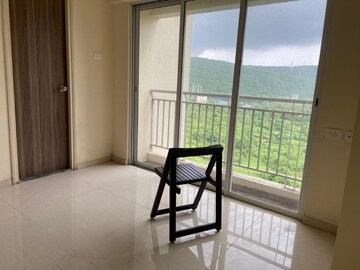Room in 2 BHK Apartment at Bharat Ecovistas, Shilphata – for Rent