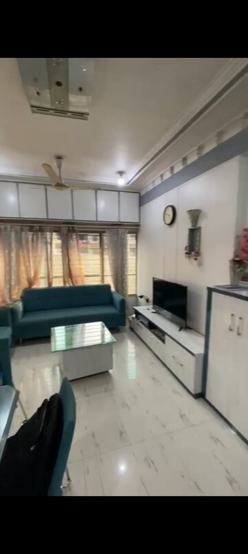 Master Plan in 2 BHK Apartment at Zee Tulsi, Vile Parle West – for Rent