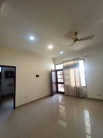 Living Room in 2 BHK Independent House at Sector 21 – for Rent