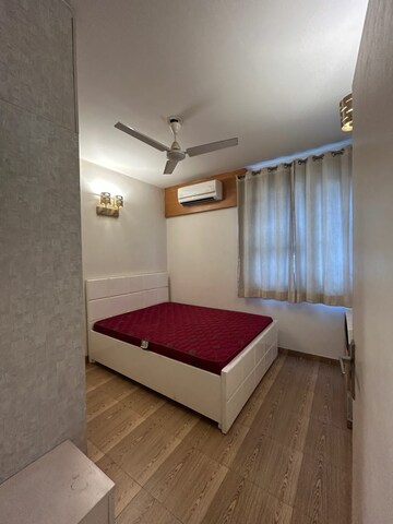 Bedroom in 2 BHK Apartment at Sector 69 – for Rent