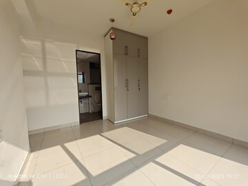Room in 3 BHK Apartment at Godrej Golf Meadows, Poyanje – for Rent