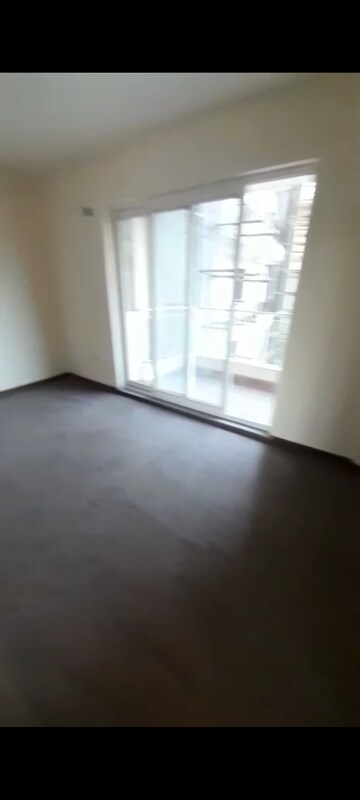 Room in 3.5 BHK Apartment at BPTP Discovery Park, Sector 80 – for Sale