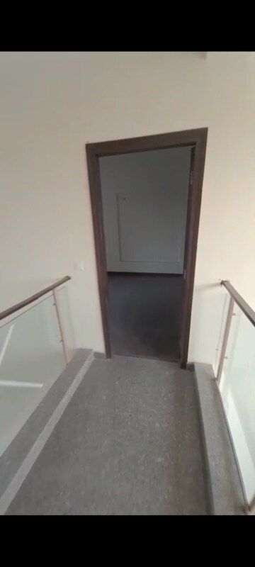 Furnished Amenities in 3.5 BHK Apartment at BPTP Discovery Park, Sector 80 – for Sale