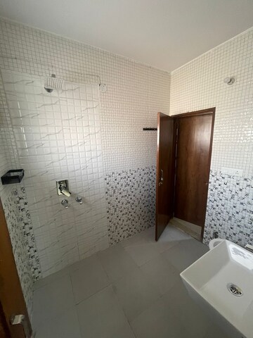 Room in 3 BHK Apartment at One Farms, Sector 47 – for Rent
