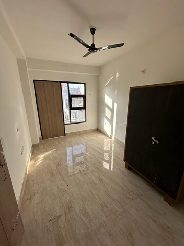 Room in 1 BHK Builder Floor at Wazirabad – for Rent