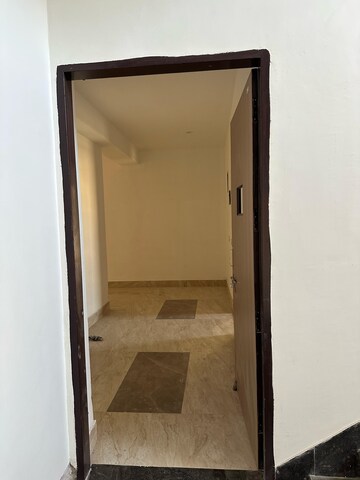 Furnished Amenities in 1 BHK Builder Floor at Wazirabad – for Rent