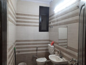 Bathroom in 4 BHK Builder Floor at Kanha Apartments Indirapuram, Shakti Khand 2 – for Rent
