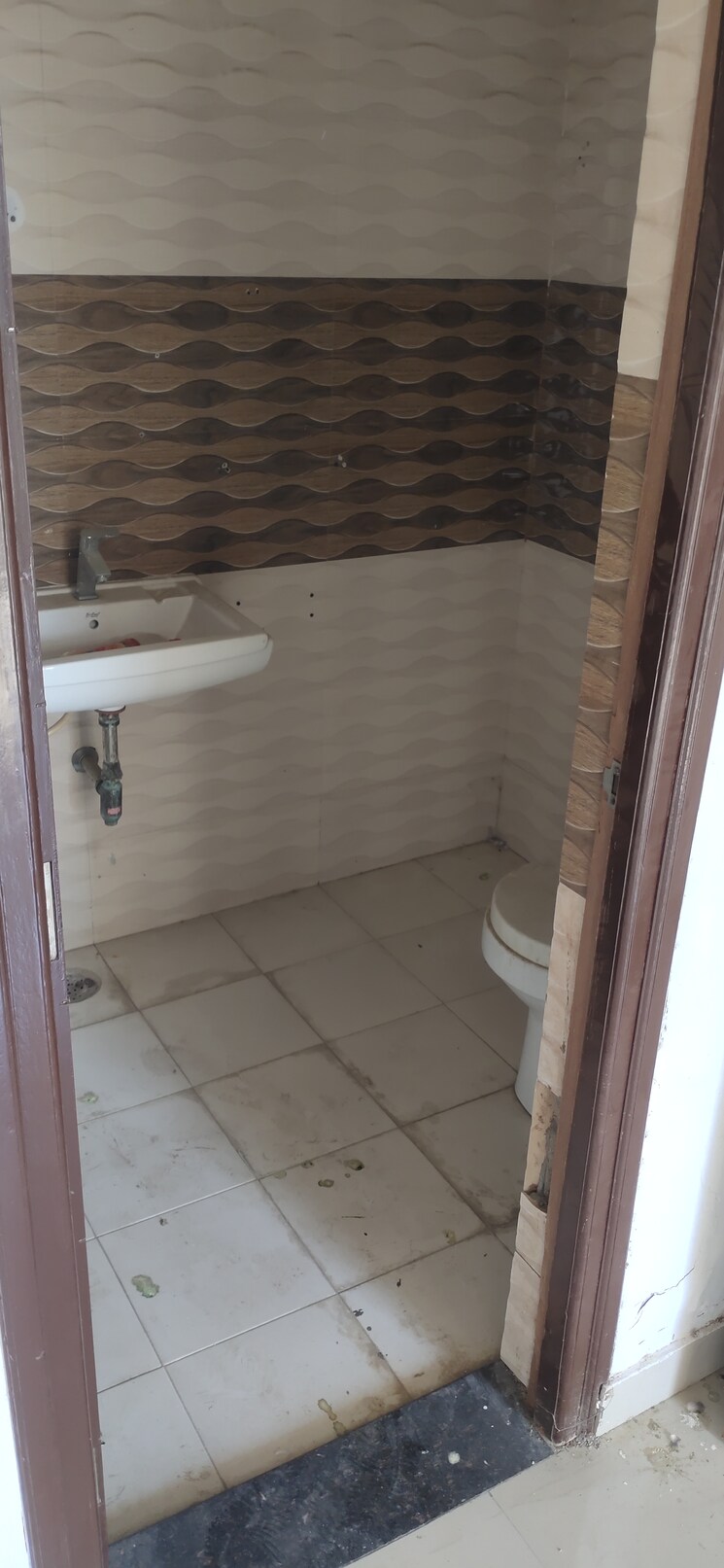 Bathroom, dayal bagh 3 Bedroom 1600 Sq.Ft. Apartment In Dayal Bagh Agra 8408175
