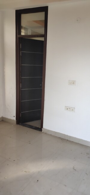 Room in 3 BHK Apartment at Dayal Bagh – for Sale