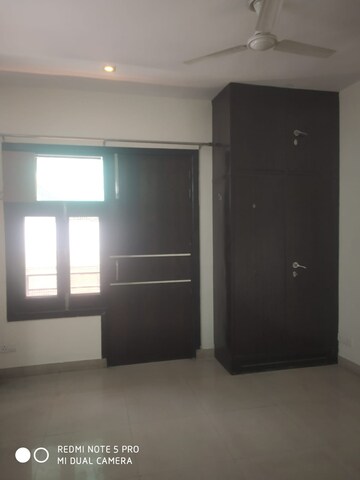 Room in 2 BHK Builder Floor at Sector 56 – for Rent
