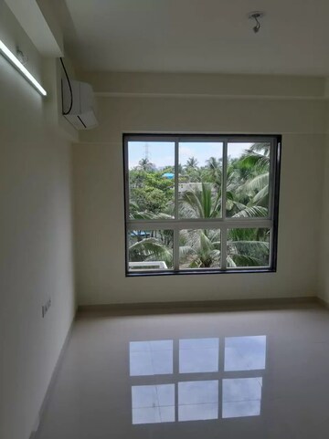 Room in 2 BHK Apartment at Godrej Prime, Chembur – for Rent