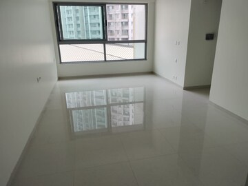 Room in 2 BHK Apartment at Kalpataru Immensa, Kolshet Road – for Sale