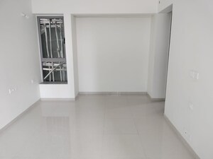 Room in 2 BHK Apartment at Kalpataru Immensa, Kolshet Road – for Sale