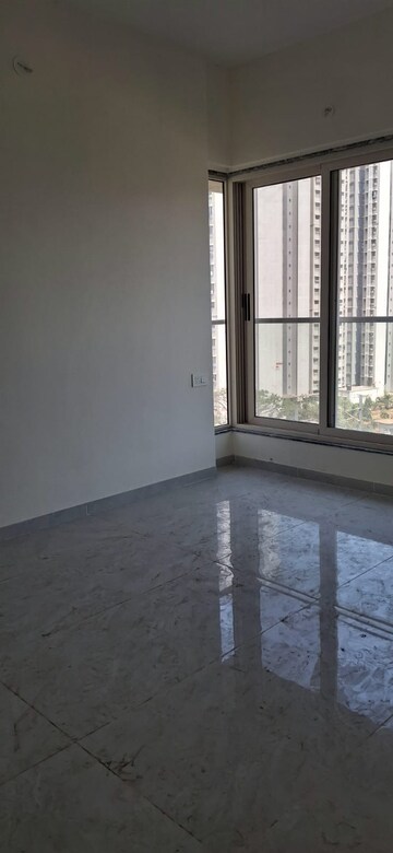 Room in 2.5 BHK Apartment at Bharat Arize, Goregaon West – for Rent