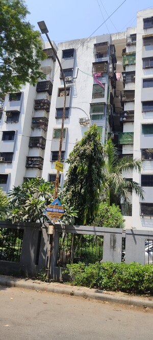 2 BHK Apartment For Sale in Vesu