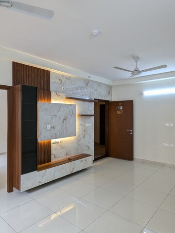 Room in 2 BHK Apartment at Prestige Jindal City, Bagalakunte – for Rent