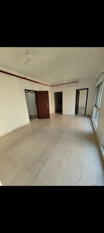 2 BHK Apartment For Rent in Omkar Signet, Malad East