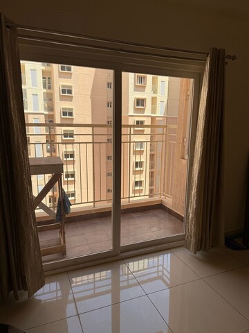 Room in 2.5 BHK Apartment at Prestige Jindal City, Bagalakunte – for Rent