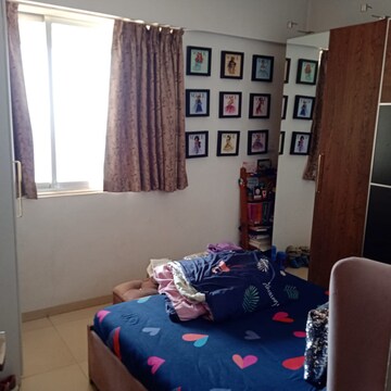 Bedroom in 1.5 BHK Apartment at Pushpa Milan, Siddharth Nagar – for Rent