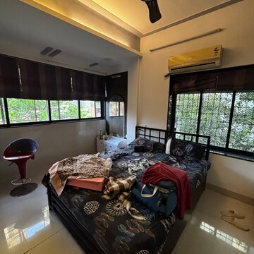Living Room in 1.5 BHK Apartment at Pushpa Milan, Siddharth Nagar – for Rent