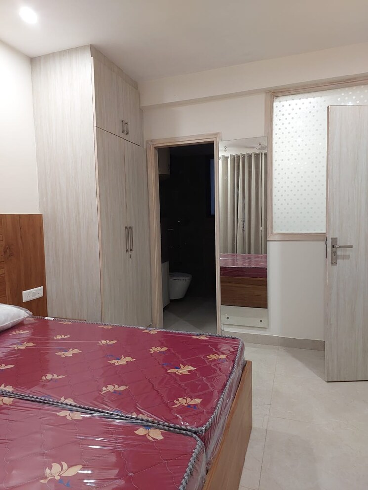 Bedroom, sector 42 1 Bedroom 880 Sq.Ft. Builder Floor In Sector 42 Gurgaon 8408400