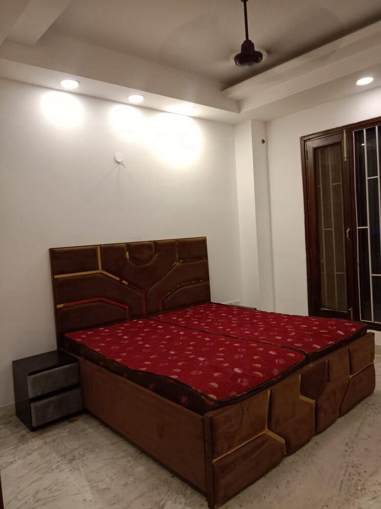 Bedroom, prashant vihar 3 Bedroom 150 Sq.Yd. Apartment In Prashant Vihar Delhi 8408440