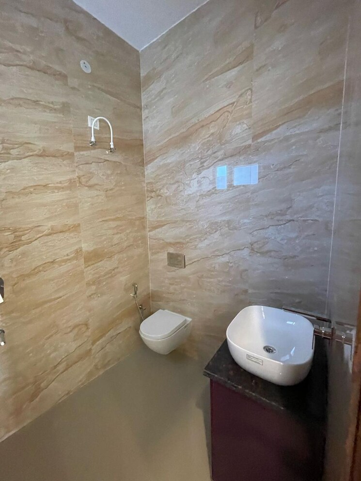 Bathroom, aman vihar 3 Bedroom 130 Sq.Yd. Independent House In Aman Vihar Dehradun 8408456