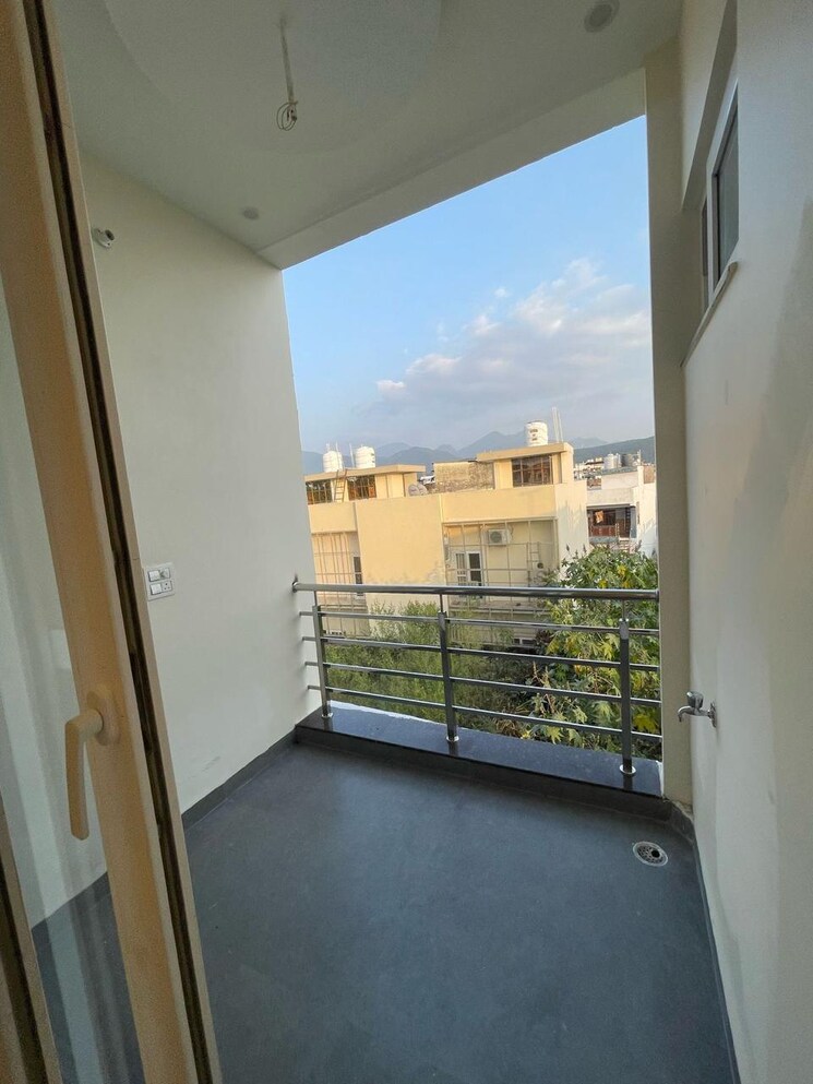 Balcony, aman vihar 3 Bedroom 130 Sq.Yd. Independent House In Aman Vihar Dehradun 8408456