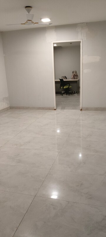 Room in 2.5 BHK Builder Floor at Smart World Gems, Sector 89 – for Rent