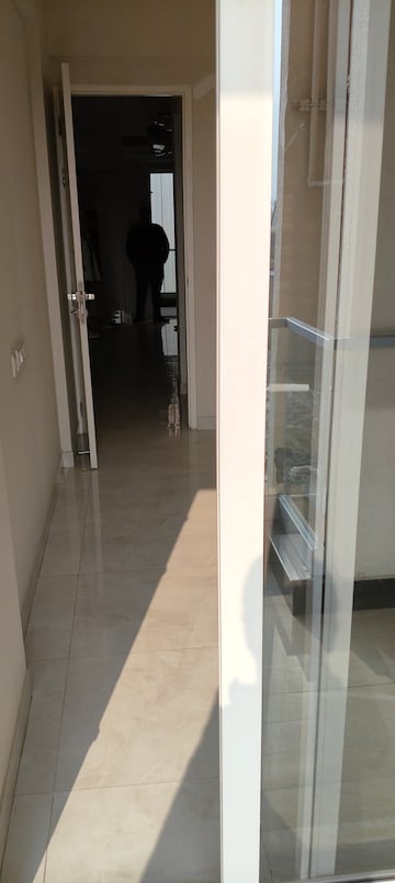 Building Lobby in 2.5 BHK Builder Floor at Smart World Gems, Sector 89 – for Rent