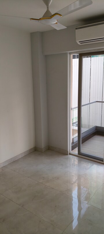 Building Lobby in 3.5 BHK Builder Floor at Smart World Gems, Sector 89 – for Rent